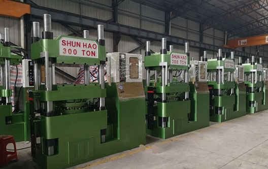 Mesin Cetak Press Shunhao 300 Ton untuk Pelat Melamin