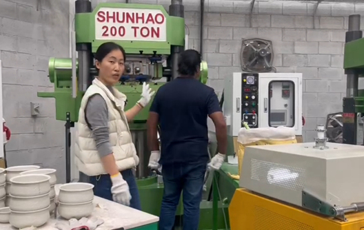 Bagaimana Cara Membuat Peralatan Makan Melamin Berkualitas Tinggi?